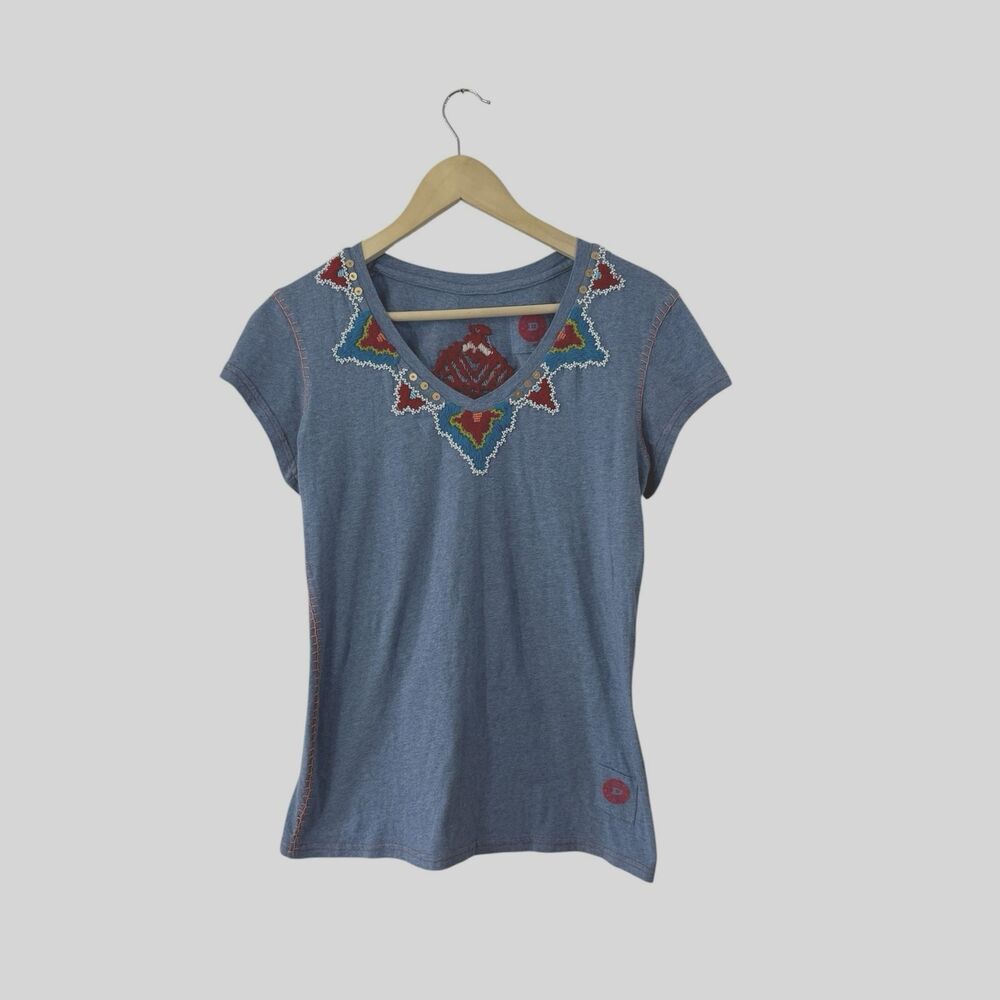 Double D Ranch Small Top Beaded Embroidered Bird Short Sleeve V-Neck Womens
